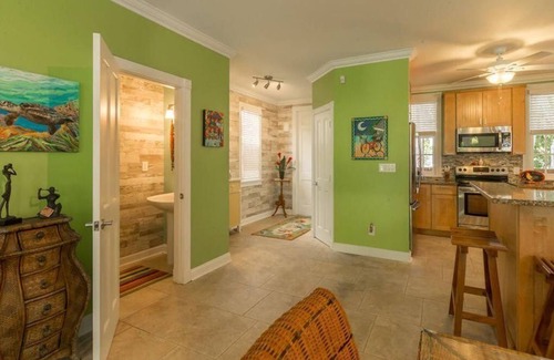Downtown House | FunSeeker 1/2 block off Duval