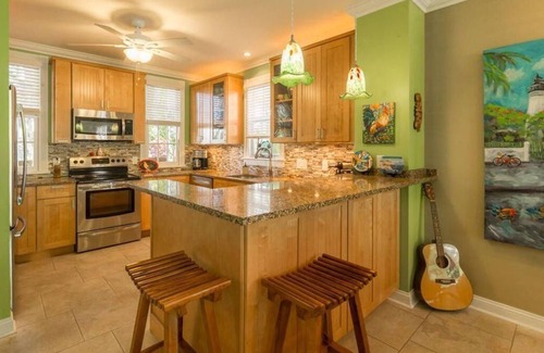 Downtown House | FunSeeker 1/2 block off Duval