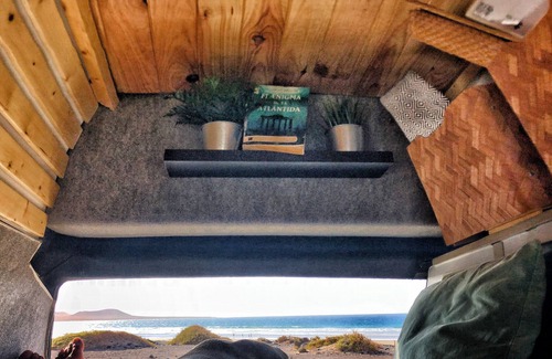 Teguise House | 'Furgoneta Camper Volkswagen White'