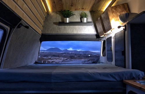 Teguise House | 'Furgoneta Camper Volkswagen White'