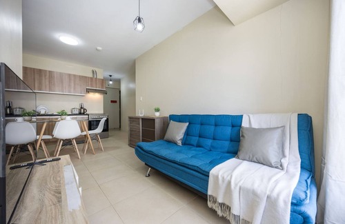 Lahug Apartment | Furnished 2BR | City View, WiFi, Netflix and Pool