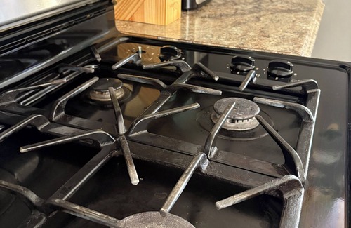 Yuba City House | Furnished 3BR 2BA for nurses or relocations 31+ nights pet friendly