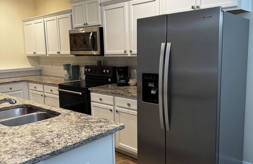 Holly Springs House | Furnished 4-bedroom home in Holly Springs