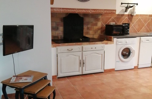 Cazouls-les-Beziers Apartment | Furnished all comfort garden near Béziers swimming pool access 4p possibility + 2p