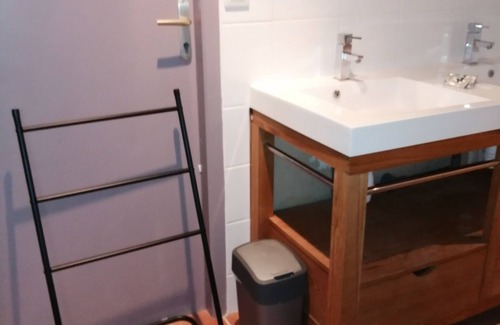 Cazouls-les-Beziers Apartment | Furnished all comfort garden near Béziers swimming pool access 4p possibility + 2p
