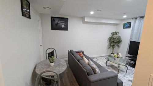 Transcona House | Furnished Basement with Seperate Entrance