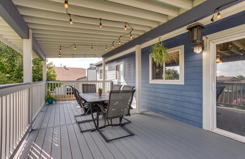 Thornton House | Furnished Deck and Fire Pit Thornton Family Retreat