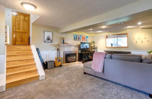 Thornton House | Furnished Deck and Fire Pit Thornton Family Retreat