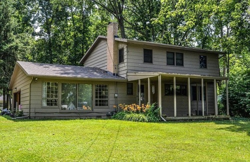 Lima House | Furnished Home in Quiet Neighborhood close to everything.