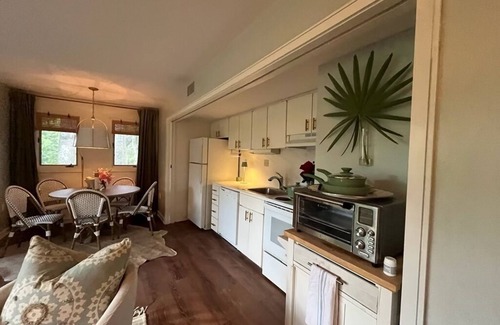 West Beach Village Condo | Furnished Month to month rental in Kiawah Island, available now.