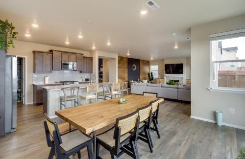 West Hills House | Furnished Patio and Fire Pit Bremerton Home!