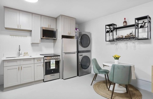 Broadmoor Apartment | Furnished Studio on adorable st, W Parking!