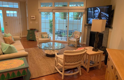 Northeast Virginia Beach Condo | Furnished Winter Rental; Walk to beach; Ground floor condo;