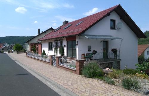 Momlingen Apartment | Gästehaus Natterer - FeWo 1