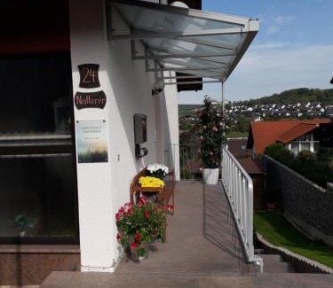 Momlingen Apartment | Gästehaus Natterer - FeWo 1