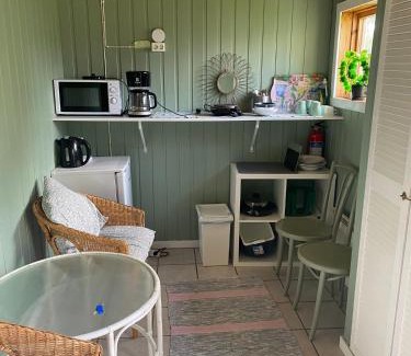 Toreboda Cabin | Gäststuga i Löfsäng Hajstorp