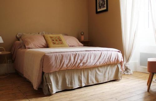 Fontclaireau House | Gîte à Fontclaireau : piscine privative, jardin clos, 4 ch., draps et linge fournis - FR-1-653-202