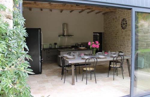Fontclaireau House | Gîte à Fontclaireau : piscine privative, jardin clos, 4 ch., draps et linge fournis - FR-1-653-202