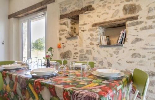 La Chapelle-Saint-Sauveur House | Gîte écolabel entre Angers et Loire, piscine chauffée, jardin clos, calme et charme authentique - FR-1-306-847