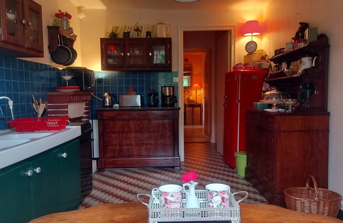 Mohon Cottage | Gîte* 13 beds, sleeps 20, Jacuzzi, Swimming pool, Billiards, Games tent, Park *.