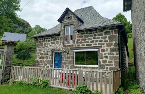 Lascelle House | Gîte 4 personnes dans le Cantal Animaux bienvenus