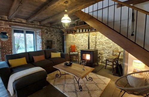 Arpajon-sur-Cere House | Gîte 8 pers avec jacuzzi et jardin Aurillac