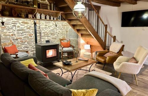 Arpajon-sur-Cere House | Gîte 8 pers avec jacuzzi et jardin Aurillac