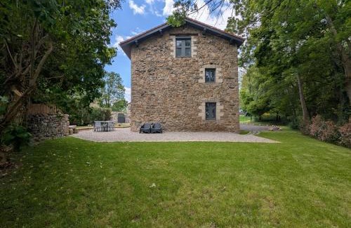 Saint-Maurice-de-Lignon House | Gîte atypique de Maubourg, de une à 8 personnes, proche départ passerelle