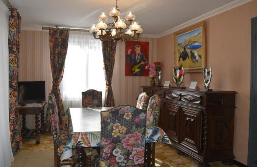 Pierre-Chatel House | Gîte Au printemps Japonais, petit train de la Mure, parc des Ecrins