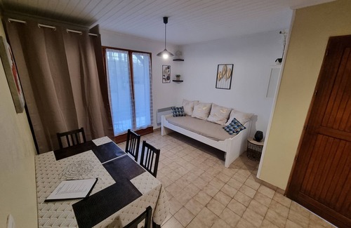 Calviac-en-Perigord House | Gîte au Sein D'un Village Vacances