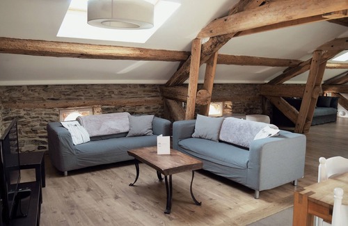 Massiac House | Gîte au Sein de Notre Ferme en Pierre du Xviie Siècle