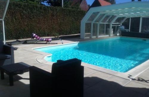 Eperlecques House | Gîte avec Piscine et spa