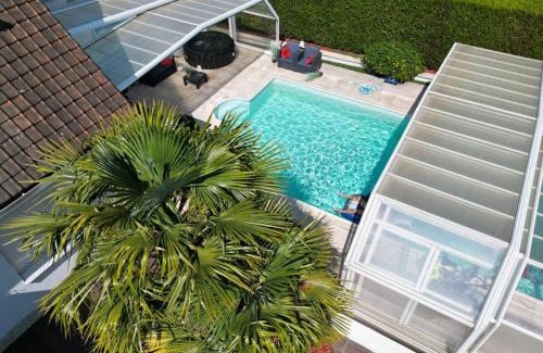 Eperlecques House | Gîte avec Piscine et spa