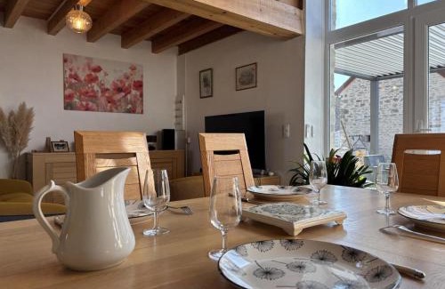 Saint-Bonnet-de-Rochefort House | Gîte chaleureux avec jardin clos en Auvergne - FR-1-489-573