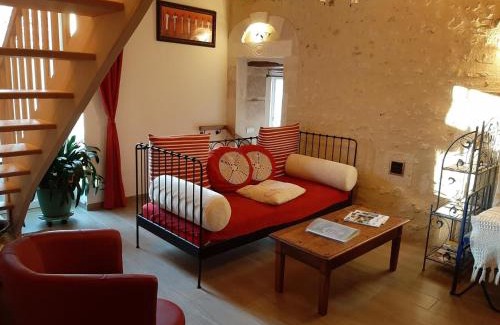 Chalais House | Gîte charentais avec cour privative, baby-équipement, télétravail, vélos, BBQ, animaux acceptés - FR-1-653-170