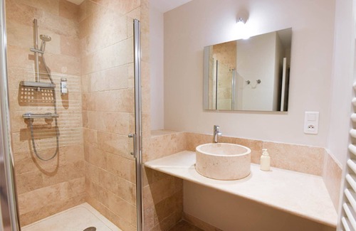 Castelsarrasin House | Gîte Chasselas including a reception room for 40 people