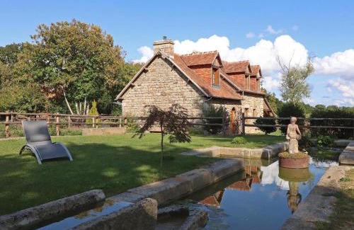 Ceauce House | Gîte confortable avec jardin privatif, 4 chambres, étang, animaux, à Céaucé - FR-1-497-6