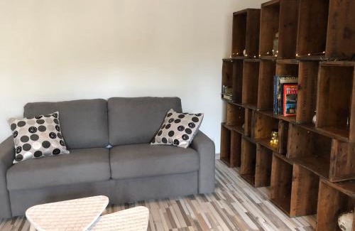 Louplande House | Gîte Confortable près du Mans avec Piscine, Parc de Jeux et Vélo - FR-1-410-364