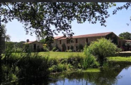 Saint-Sulpice-le-Verdon House | Gîte de charme avec piscine dans un environnement bucolique