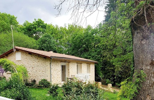 Lacropte House | Gîte de Charme en Pierre au Calme Avec Piscine Couverte Chauffée