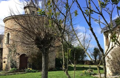 Souvigne-sur-Sarthe House | Gîte de charme rénové avec jardin, vélos et activités près de la Sarthe - FR-1-410-191
