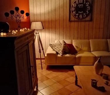 Onhaye House | Gîte de l'ancienne école de Sommière