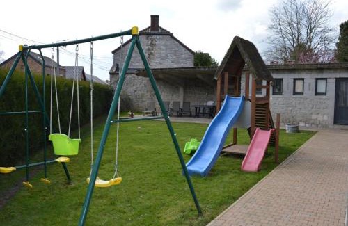 Onhaye House | Gîte de l'ancienne école de Sommière