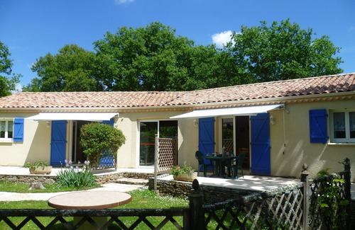 Limogne-en-Quercy House | Gîte de Lescurou Emeraude Cottage 4 Guests–Pool, Garden & Peaceful Family Escape