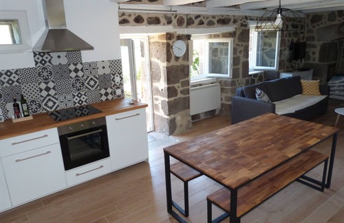 Le Fau House | Gîte des Crêtes, M2 * (near Salers), facing south, quiet, view of the valley