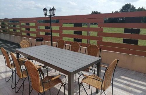 Moitron-sur-Sarthe House | Gîte en campagne rénové avec cheminée, grands jardins, WiFi, près d'un village médiéval. - FR-1-410-334
