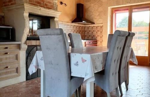 Moitron-sur-Sarthe House | Gîte en campagne rénové avec cheminée, grands jardins, WiFi, près d'un village médiéval. - FR-1-410-334
