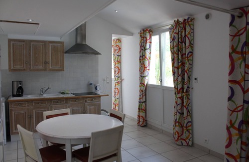 Vitry-le-Francois Cottage | Gîte-Ensuite with Bath-Orchidée