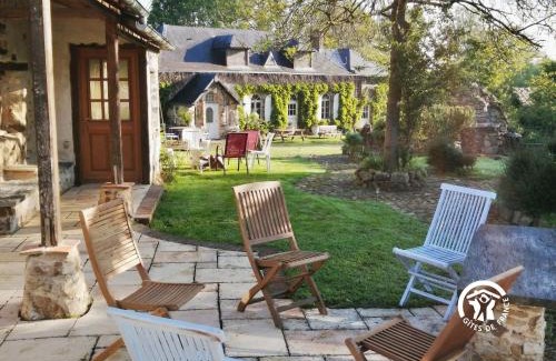 Gennes-sur-Glaize House | Gîte familial avec piscine couverte, animaux et grand jardin, tout inclus, jusqu'à 11 pers - FR-1-600-234