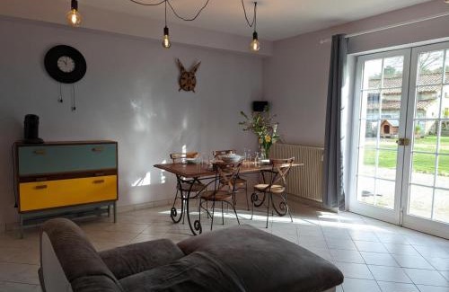 Chadurie House | Gîte familial avec piscine chauffée et wifi, au cœur de la nature, proche Chadurie, Charente - FR-1-653-172